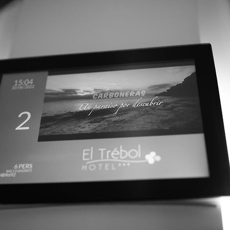 קרבונראס Hotel El Trebol מראה חיצוני תמונה