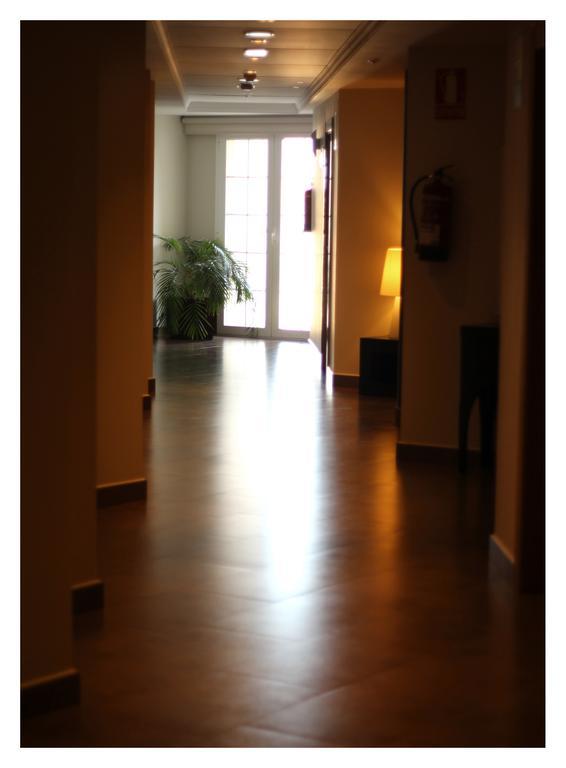 קרבונראס Hotel El Trebol מראה חיצוני תמונה