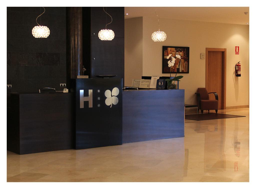 קרבונראס Hotel El Trebol מראה חיצוני תמונה