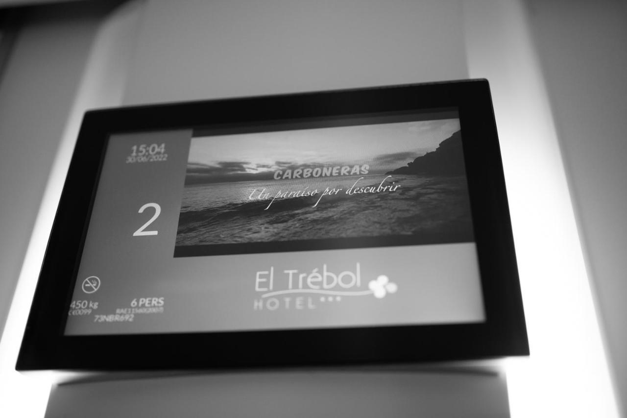 קרבונראס Hotel El Trebol מראה חיצוני תמונה