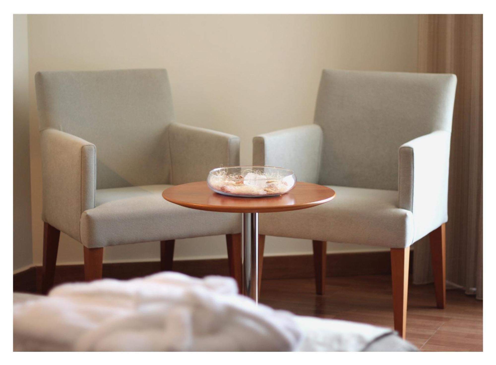 קרבונראס Hotel El Trebol מראה חיצוני תמונה