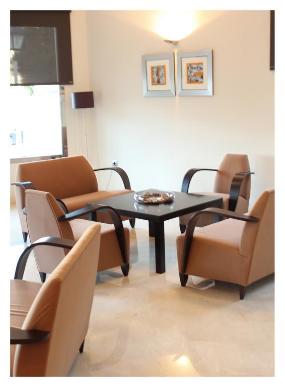 קרבונראס Hotel El Trebol מראה חיצוני תמונה